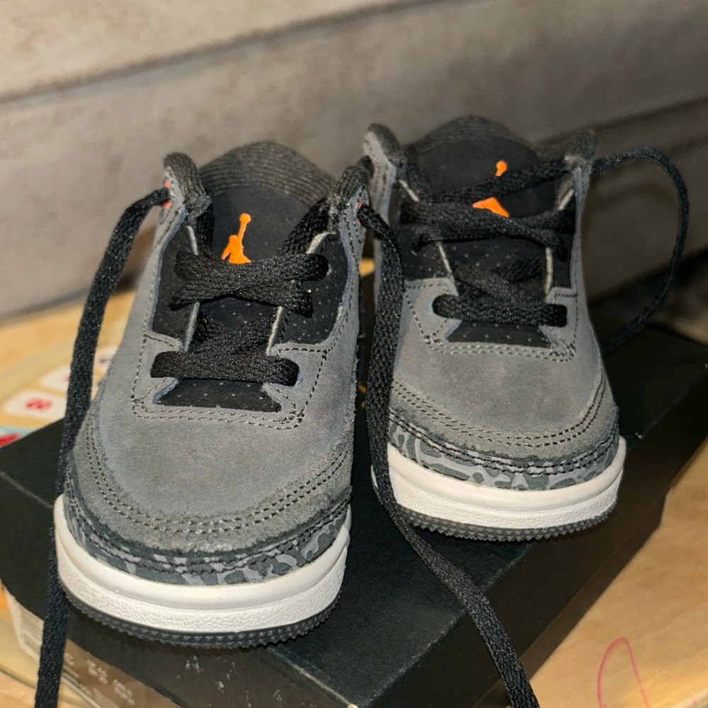 Jordan 3 Retro Black, Orange & Grey Size 5C